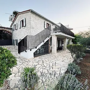 Koronsovac House With 4 Apartmán